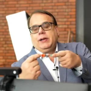 Telecommunications expert Holger Gohlke at a breitbandplaner.de training course